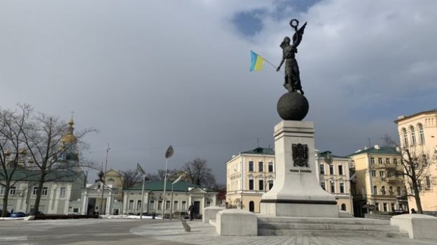 Як Харків провів "День вторгнення": нас так просто не візьмеш - BBC News  Україна